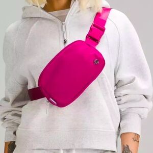 NWT Lululemon Everywhere Belt Bag